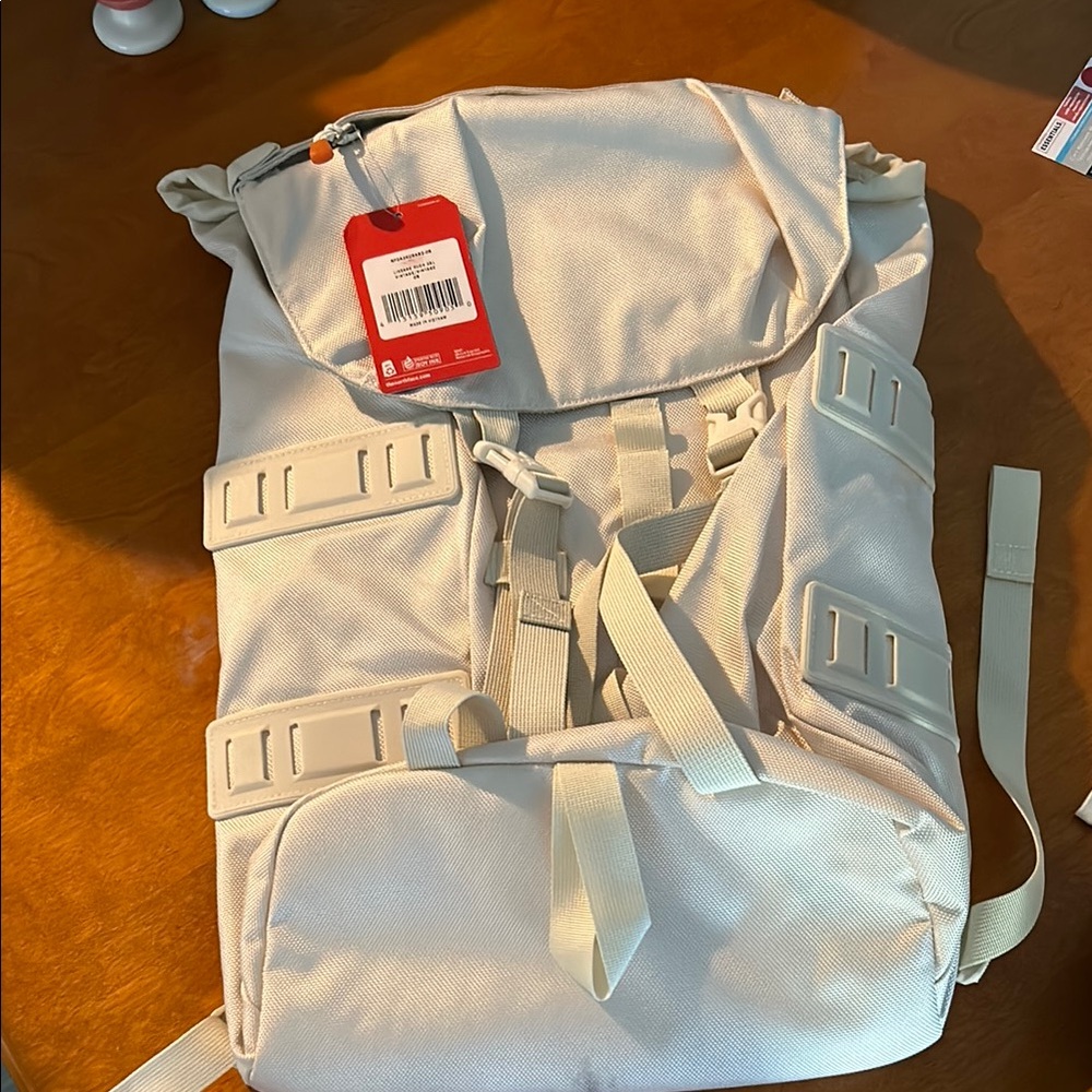The north face 35L ruck sack vintage cream